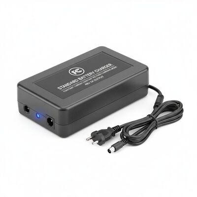 Chargeur de batterie standard certifié FCC avec mode de charge à courant constant et tension constante et sortie 48V5A